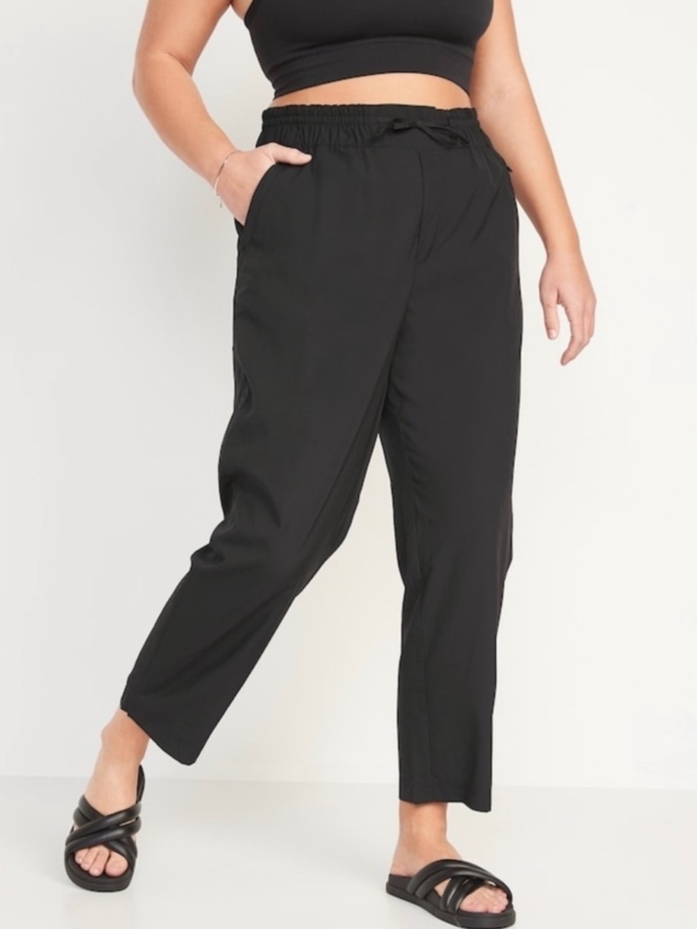 Old Navy Women’s Black High-Waisted Stretchtech Cropped
Tapered Pants. Sz L